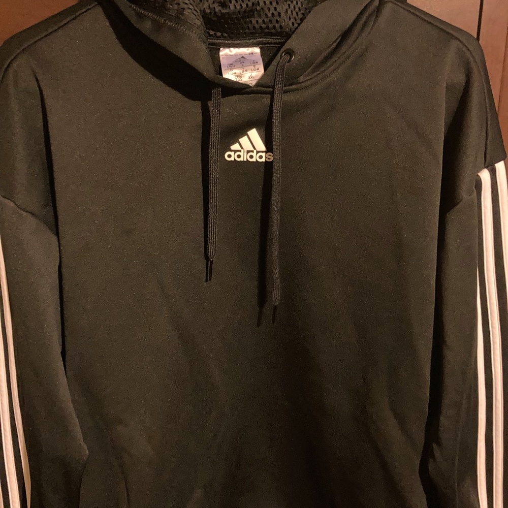 Women’s size large, Adidas hoodie, lightly worn. Great quality!